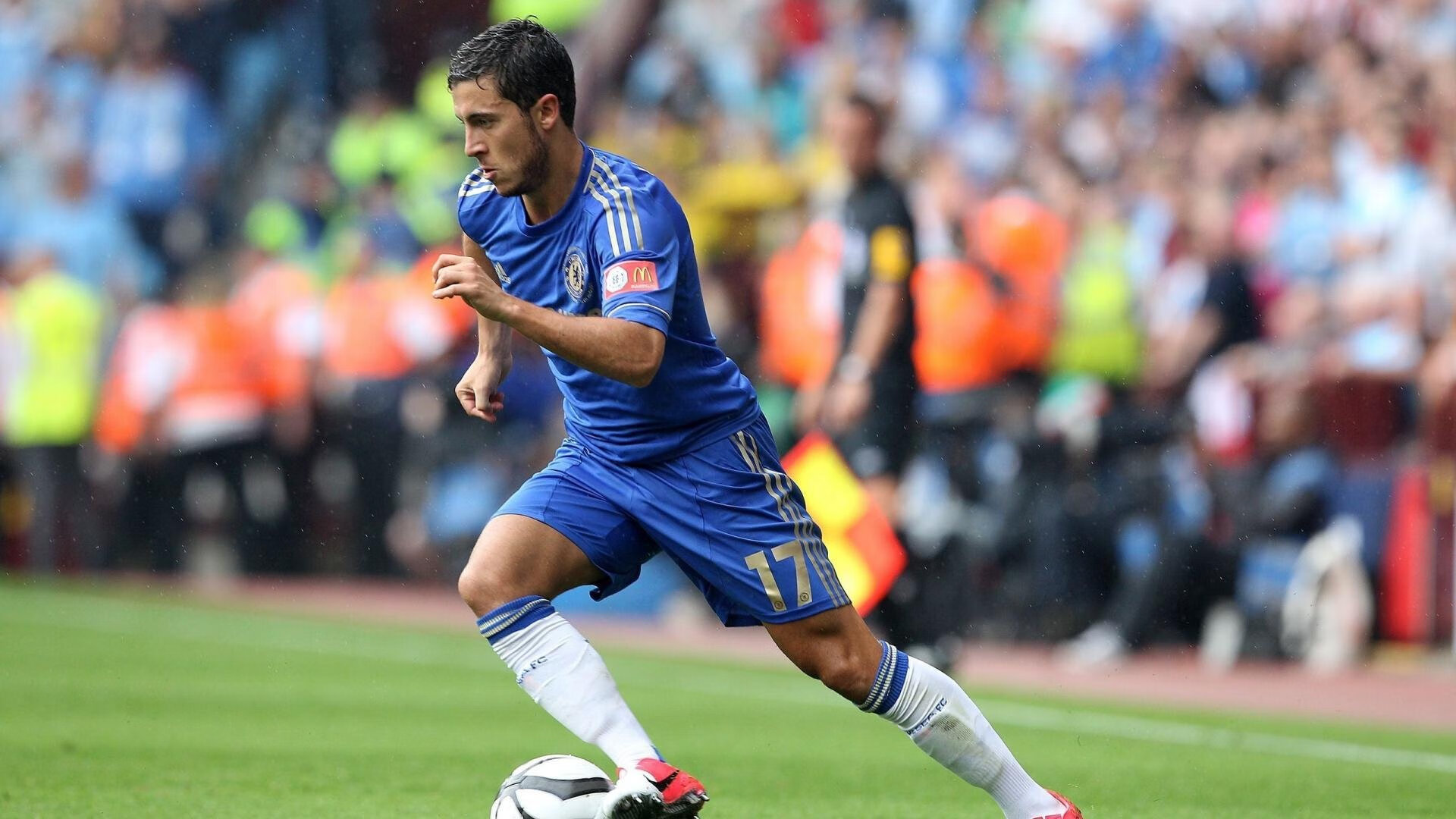 华体会官网入口-“跑酷选手勇闯东安湖体育公园,极限运动燃爆全场”