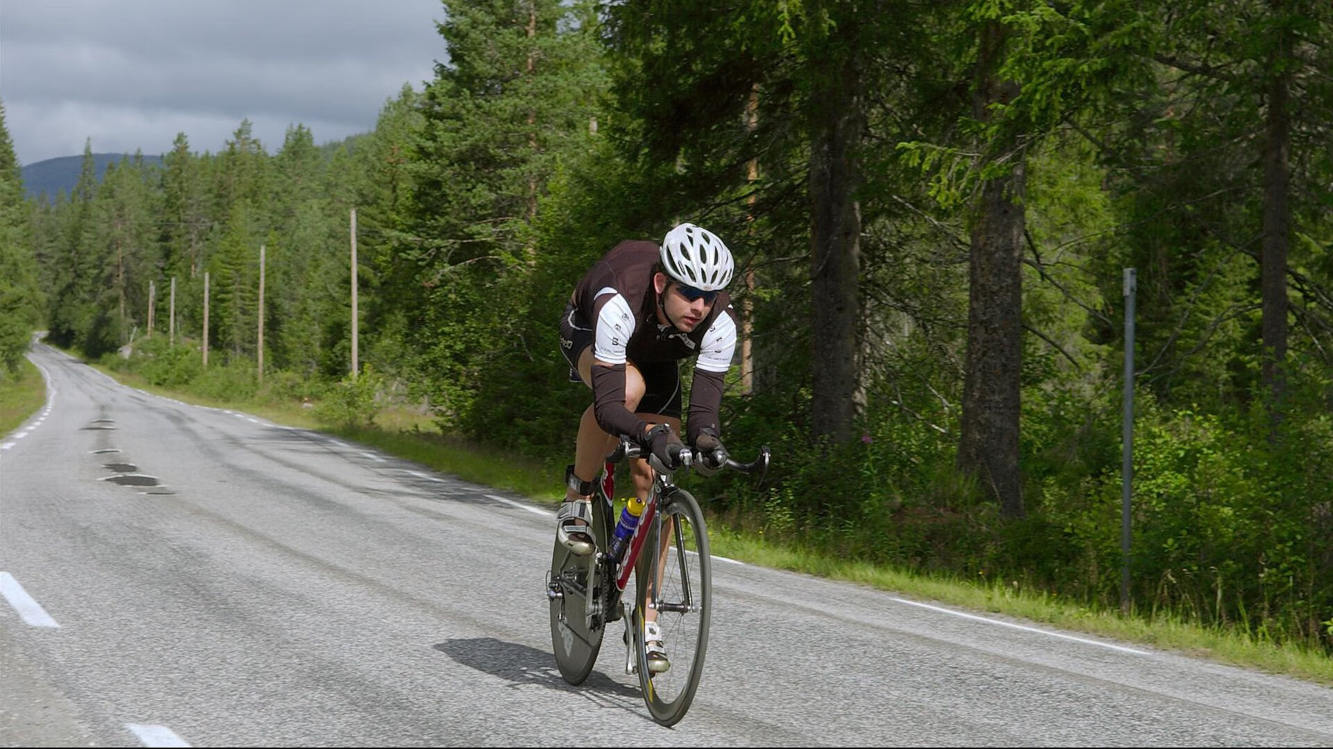 华体会体育入口-苏炳添与学弟同场竞技气氛友好，苏炳添vs